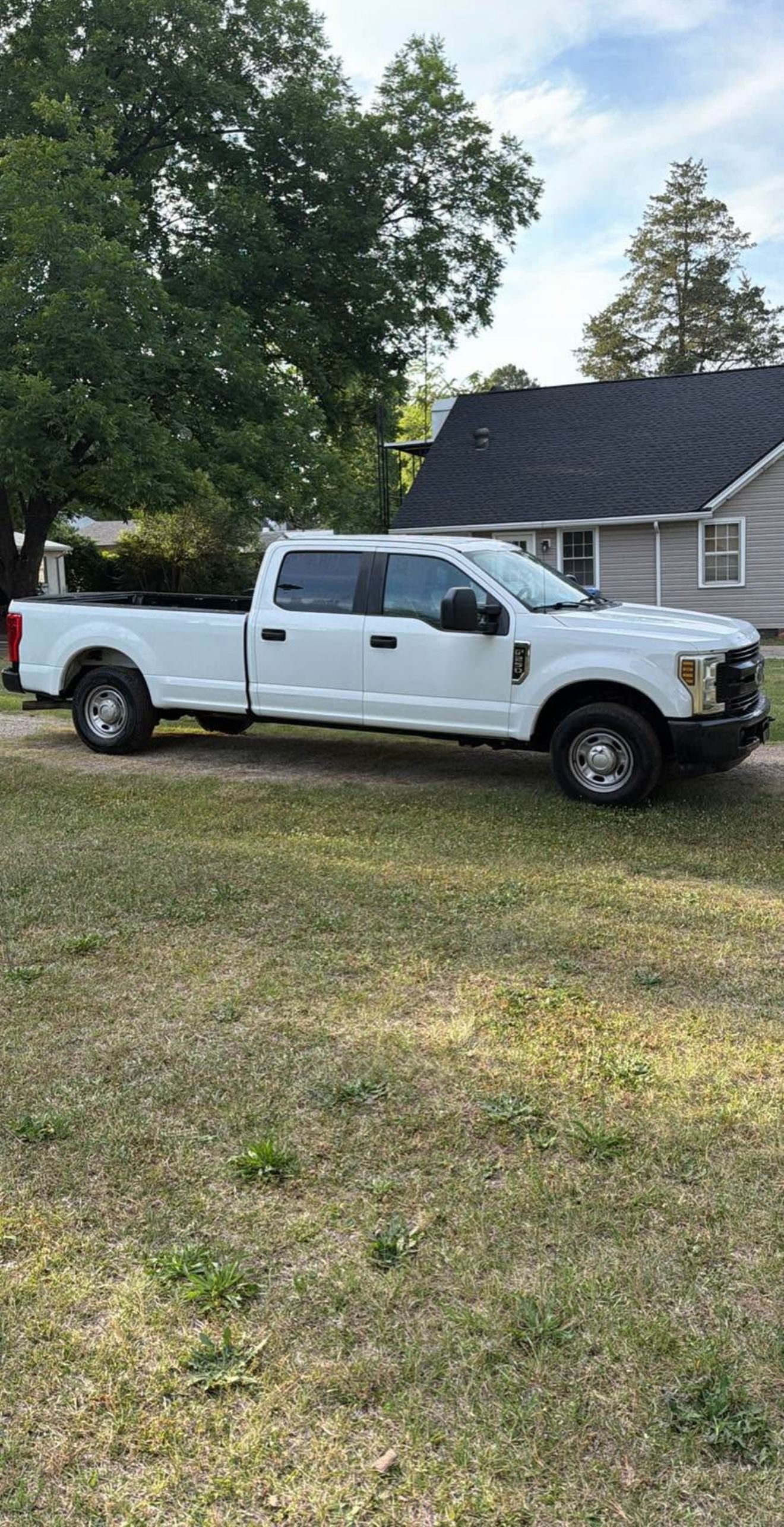 Used 2019 Ford F250 XL RWD image 1
