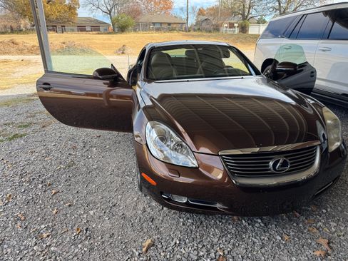 Used 2006 Lexus SC 430 Convertible image 2