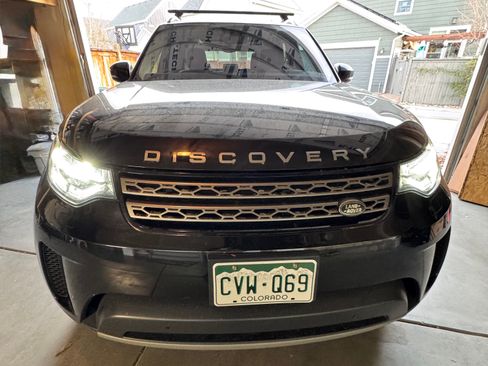 Used 2019 Land Rover Discovery SE image 6