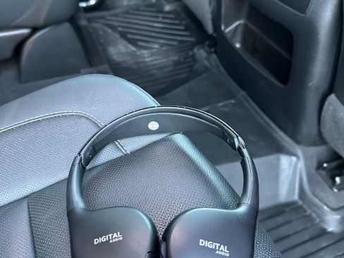 Used 2020 GMC Yukon SLT w/ Open Road Package image 12