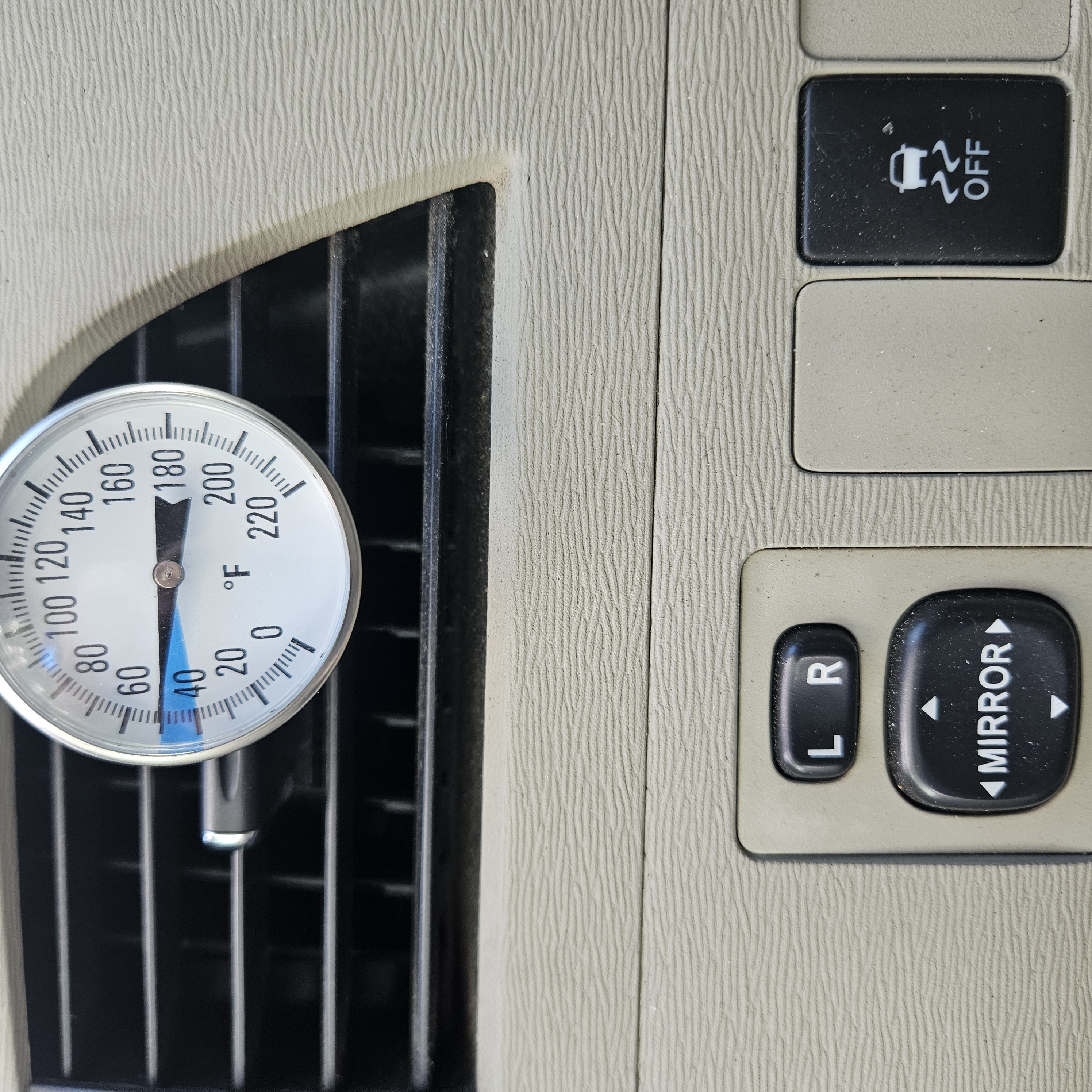 Used 2011 Toyota Sienna LE FWD image 12