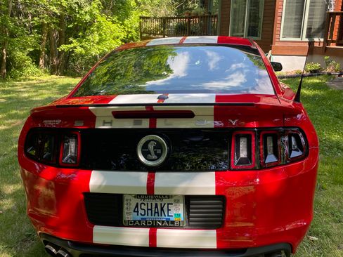 Used 2013 Ford Mustang Shelby GT500 RWD image 2