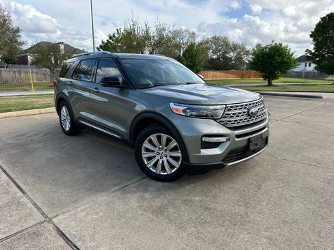 Used 2020 Ford Explorer Limited image 2