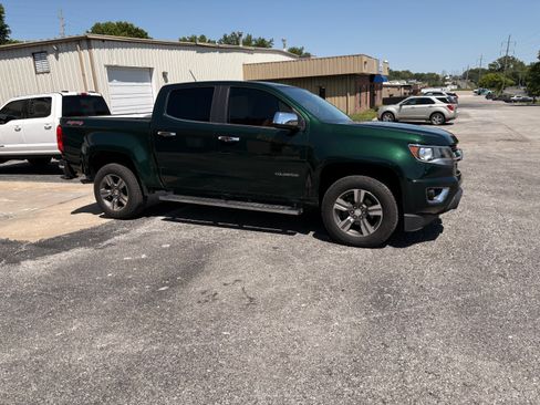 Used 2016 Chevrolet Colorado LT w/ Luxury Package, Chrome AWD/4WD image 2