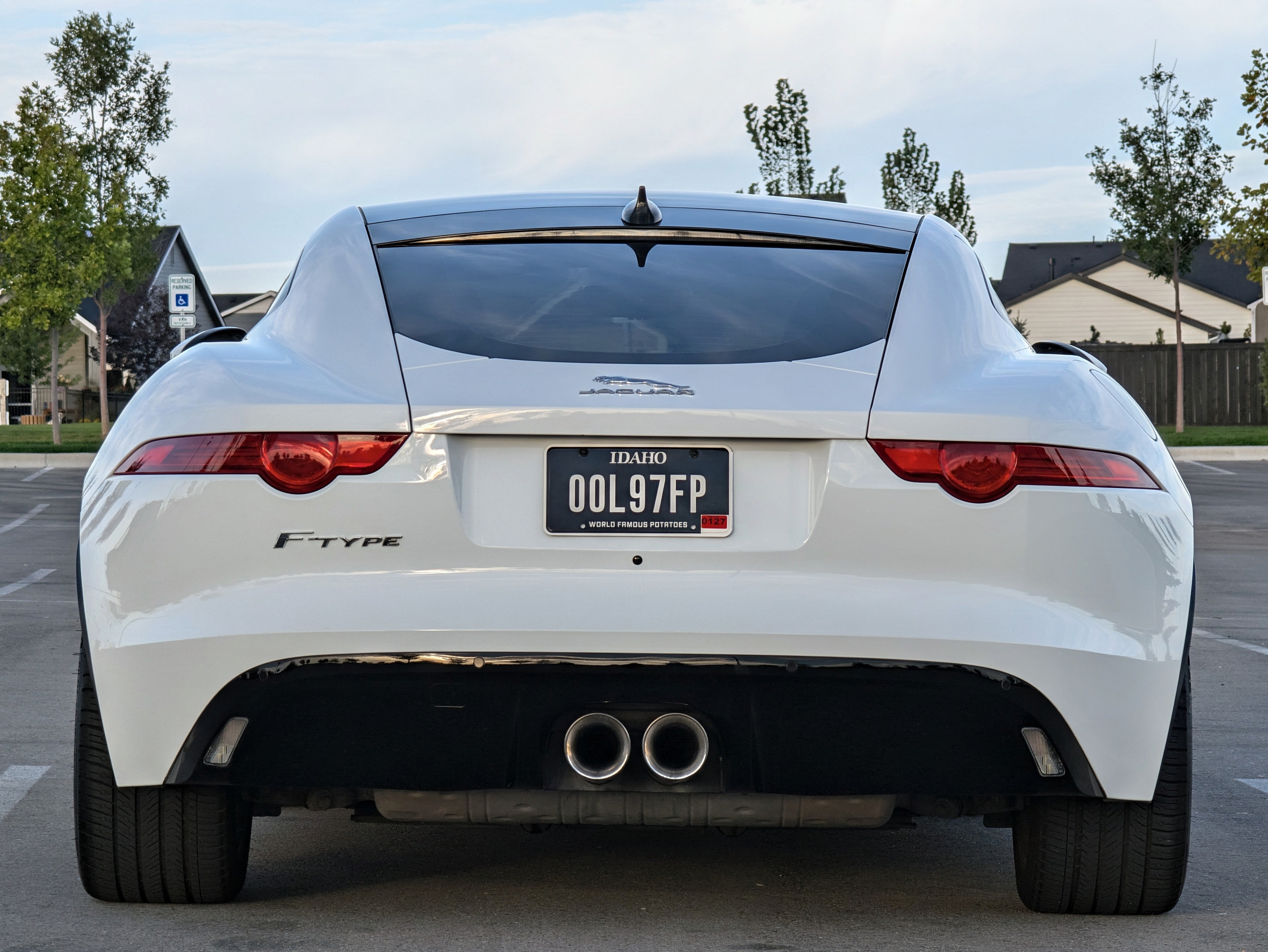 Used 2017 Jaguar F-TYPE Coupe RWD image 8