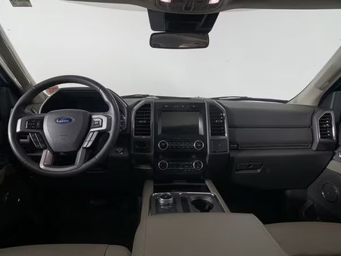 Used 2021 Ford Expedition Max XLT image 6