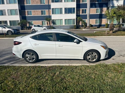 Used 2019 Hyundai Elantra SEL image 4