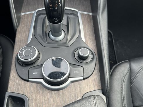 Used 2017 Alfa Romeo Giulia Ti image 7