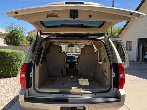 Used 2011 Chevrolet Tahoe LT w/ Luxury Package image 8