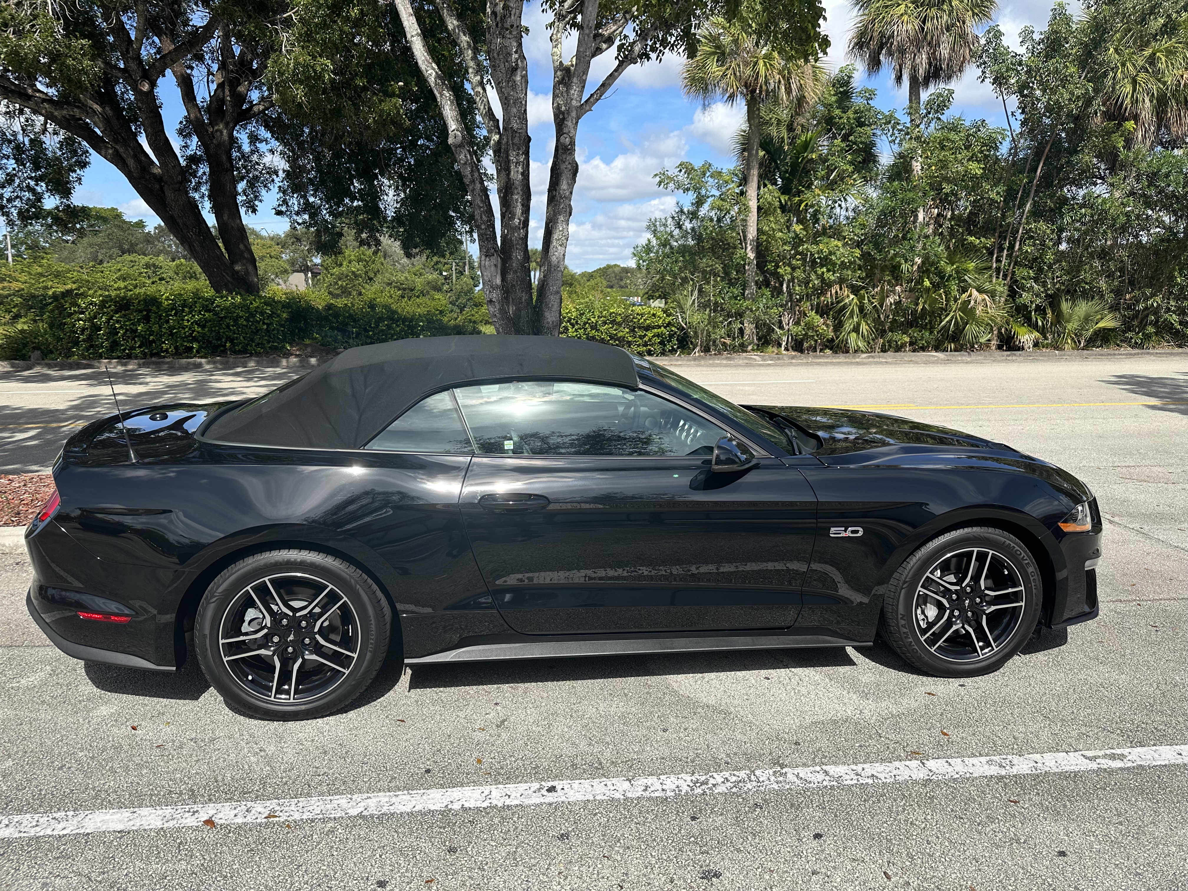 Used 2018 Ford Mustang GT Premium RWD image 12