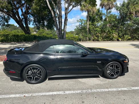 Used 2018 Ford Mustang GT Premium RWD image 12