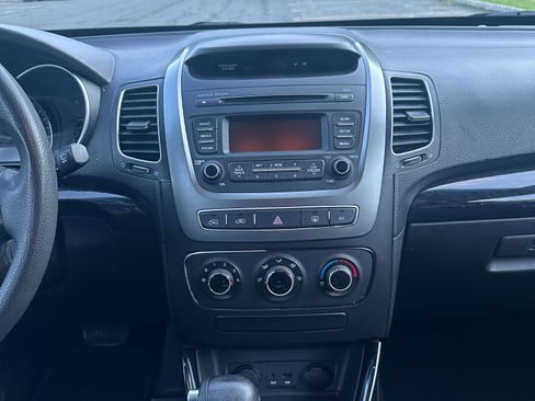 Used 2014 Kia Sorento LX AWD/4WD image 14