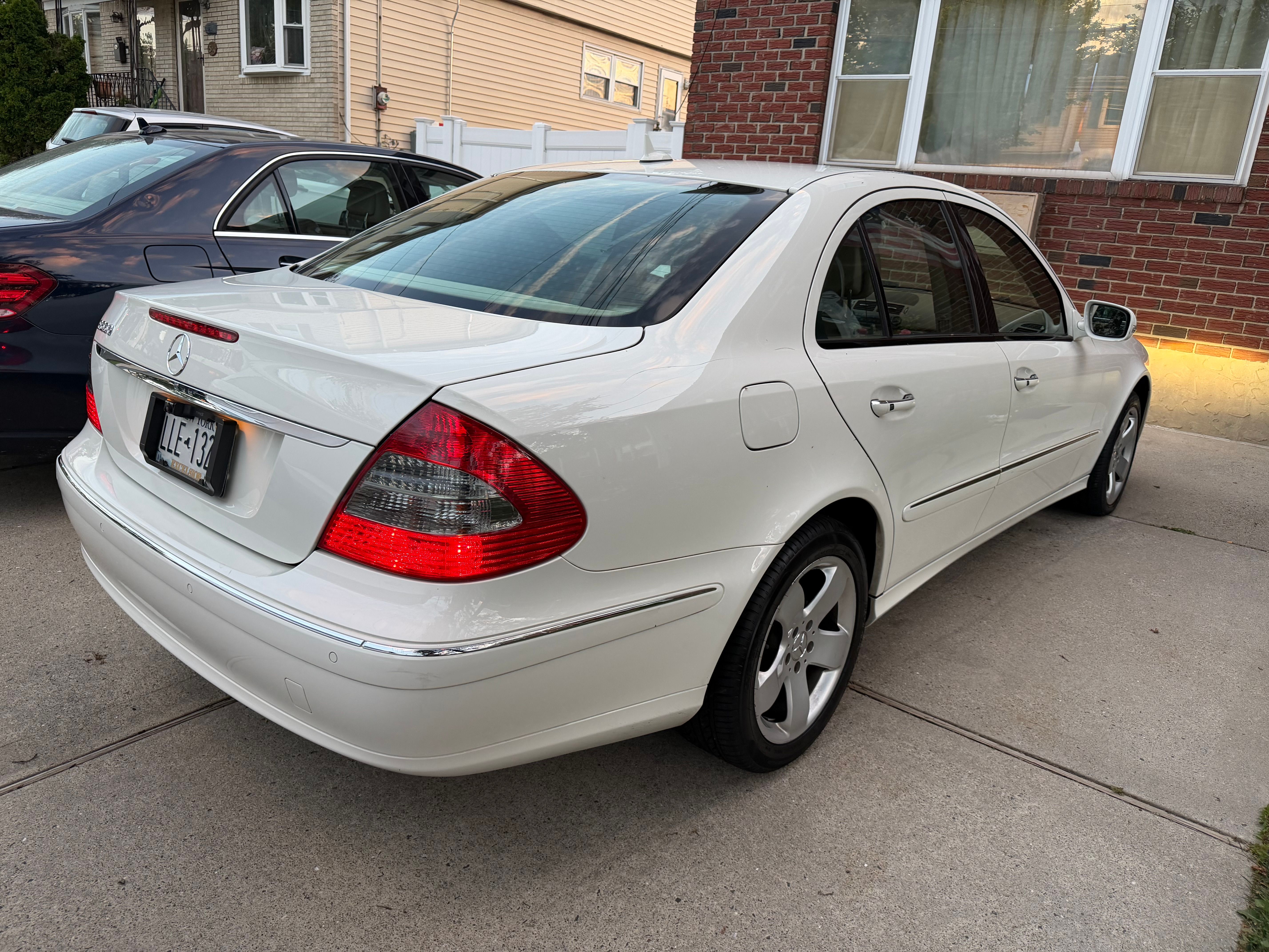 Used 2007 Mercedes-Benz E 550 Sedan image 6