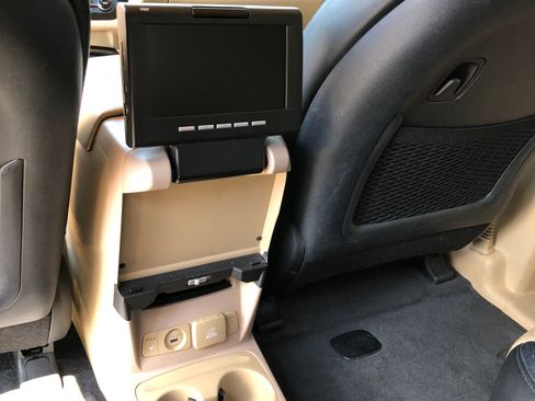 Used 2016 Kia Sedona SX FWD image 12