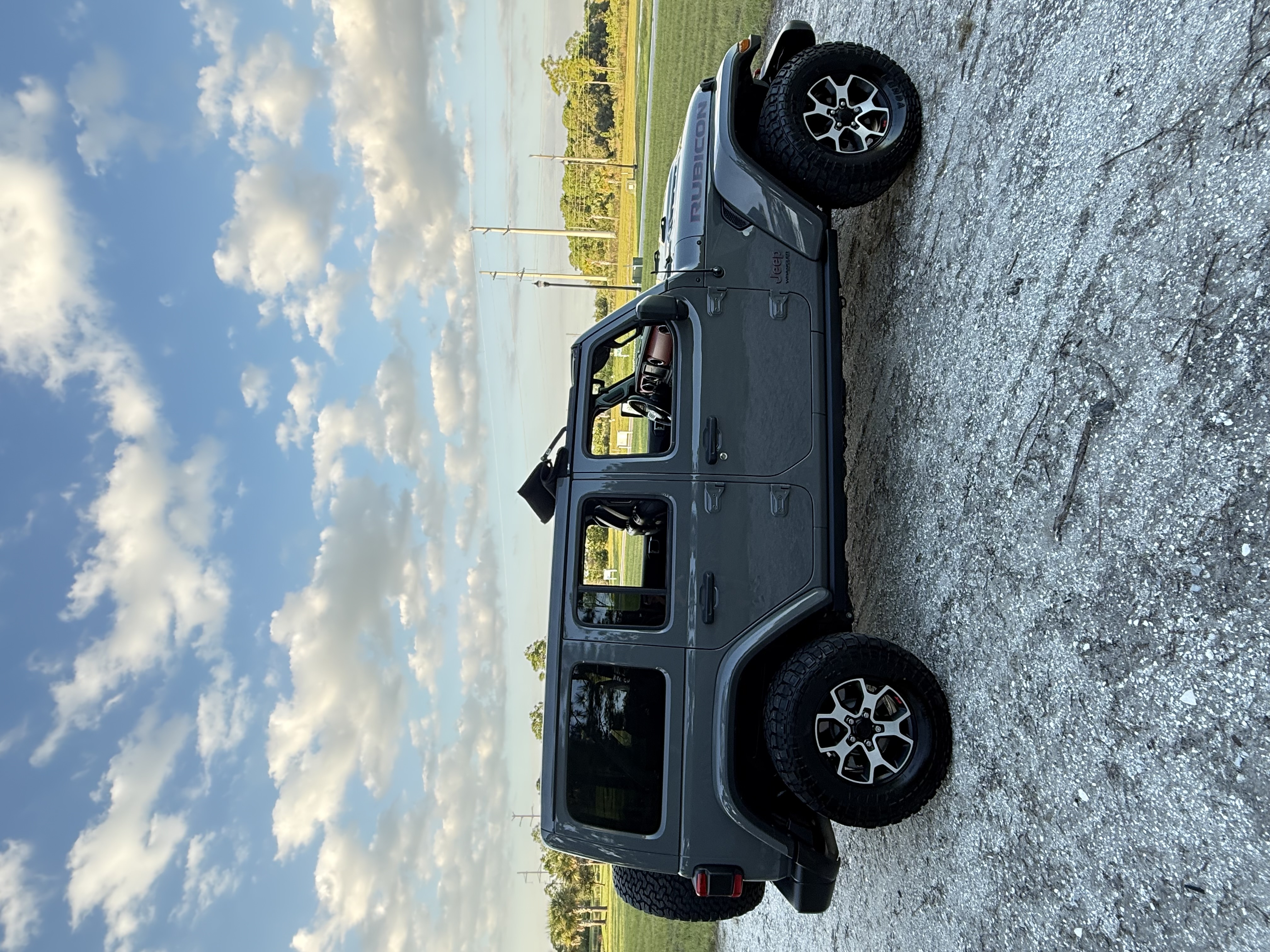 Used 2021 Jeep Wrangler Unlimited Rubicon AWD/4WD image 8