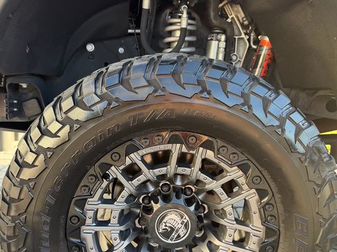 Used 2024 Ford F250 Lariat w/ Lariat Ultimate Package image 4