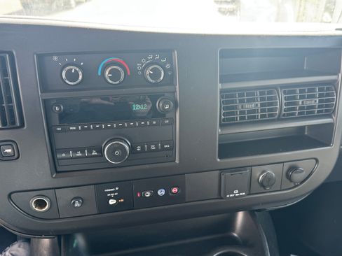 Used 2019 Chevrolet Express 2500 w/ Driver Convenience Package RWD image 14