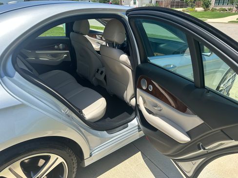 Used 2017 Mercedes-Benz E 300 image 10