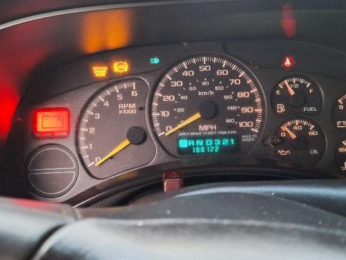 Used 2001 Chevrolet Silverado 1500 2WD Extended Cab w/ Firm Ride Suspension Pkg image 12