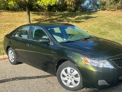 Used 2011 Toyota Camry image 5
