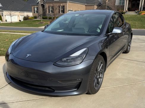 Used 2021 Tesla Model 3 Long Range image 1