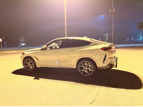 Used 2020 BMW X6 M50i w/ Premium Package AWD/4WD image 10