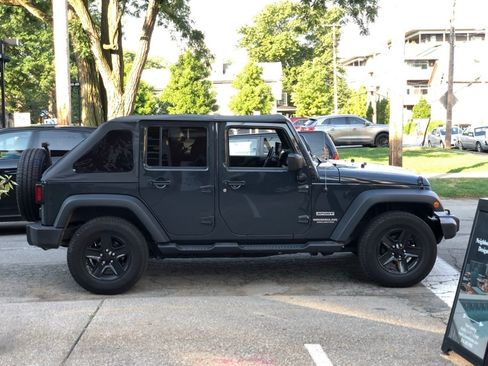 Used 2017 Jeep Wrangler Unlimited Sport w/ Quick Order Package 24S image 2