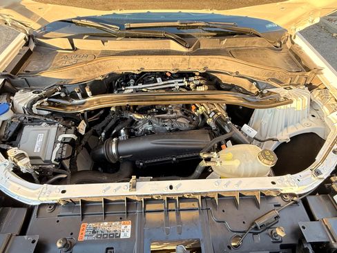 Used 2025 Ford Explorer ST-Line w/ ST-Line Street Pack image 5