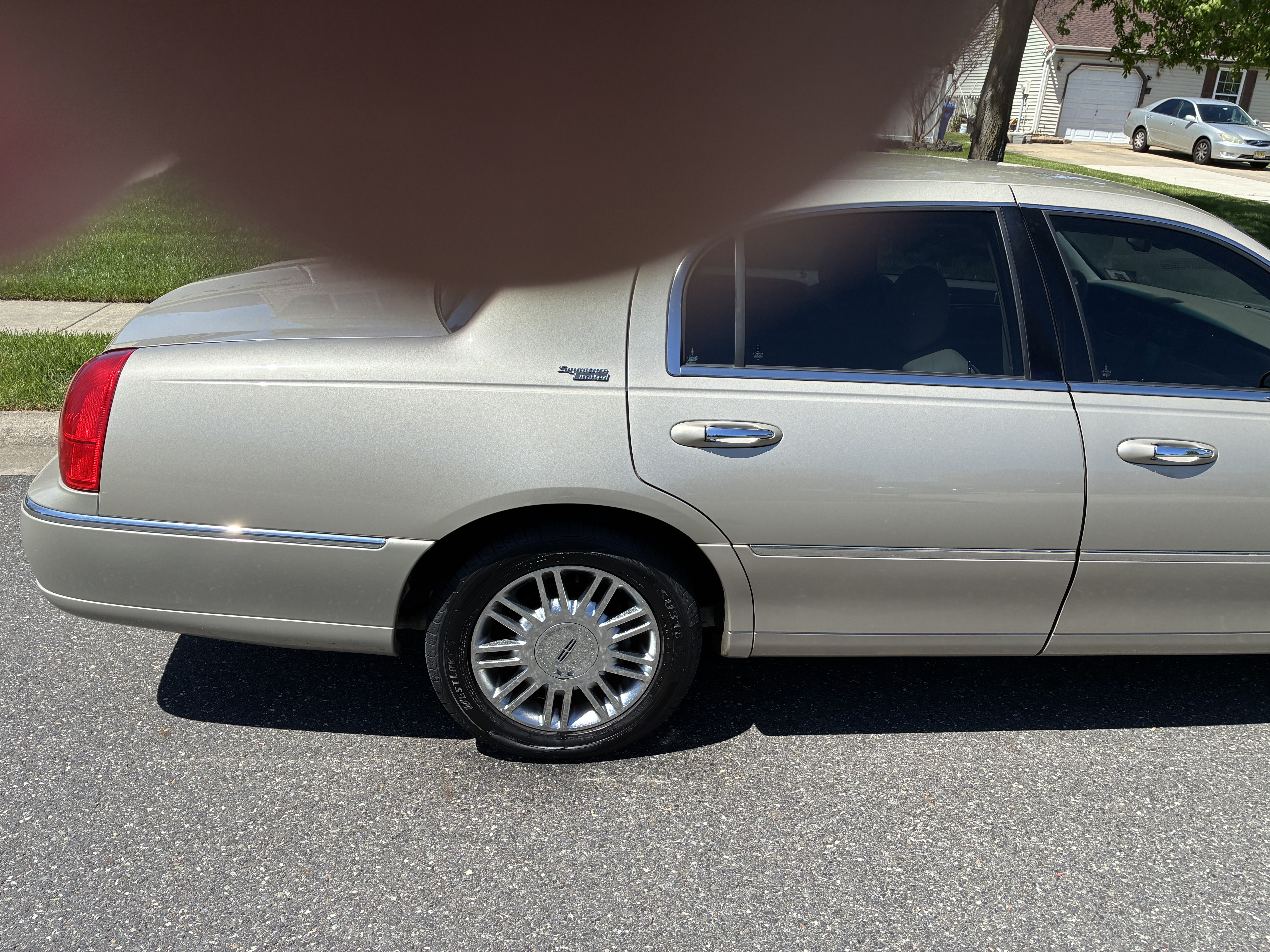 Used 2009 Lincoln Town Car Signature Limited RWD image 5