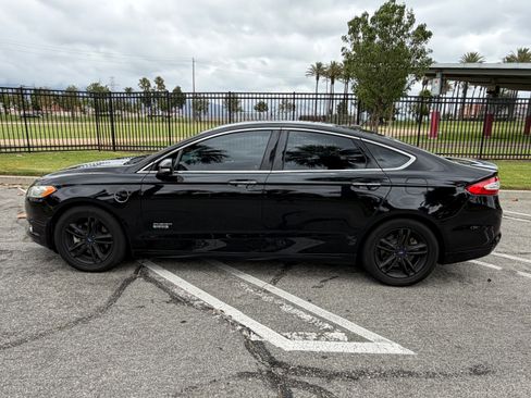 Used 2016 Ford Fusion Energi Titanium FWD image 5