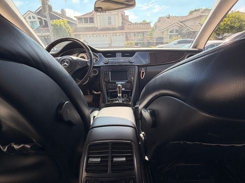 Used 2009 Mercedes-Benz CLS 550 image 10