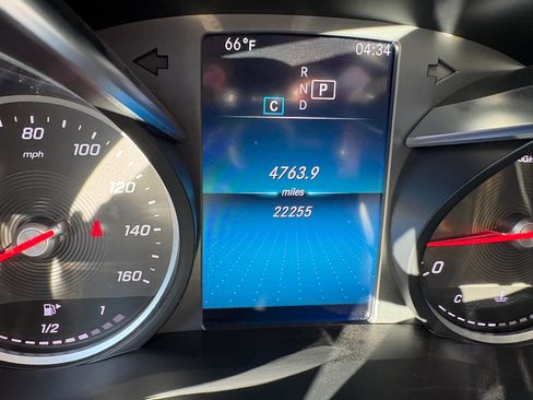 Used 2021 Mercedes-Benz GLC 300 image 10