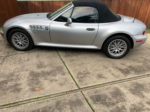 Used 2001 BMW Z3 2.5i image 9