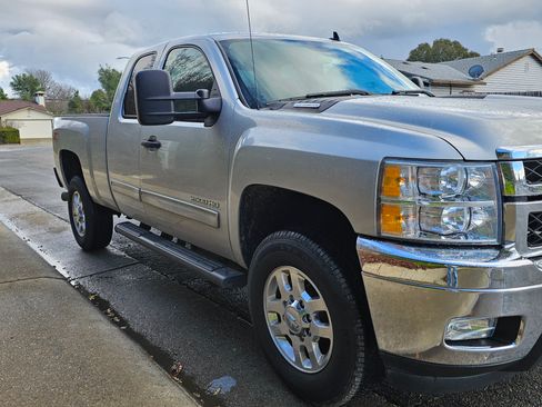 Used 2011 Chevrolet Silverado 2500 LT w/ Interior Plus Package image 6