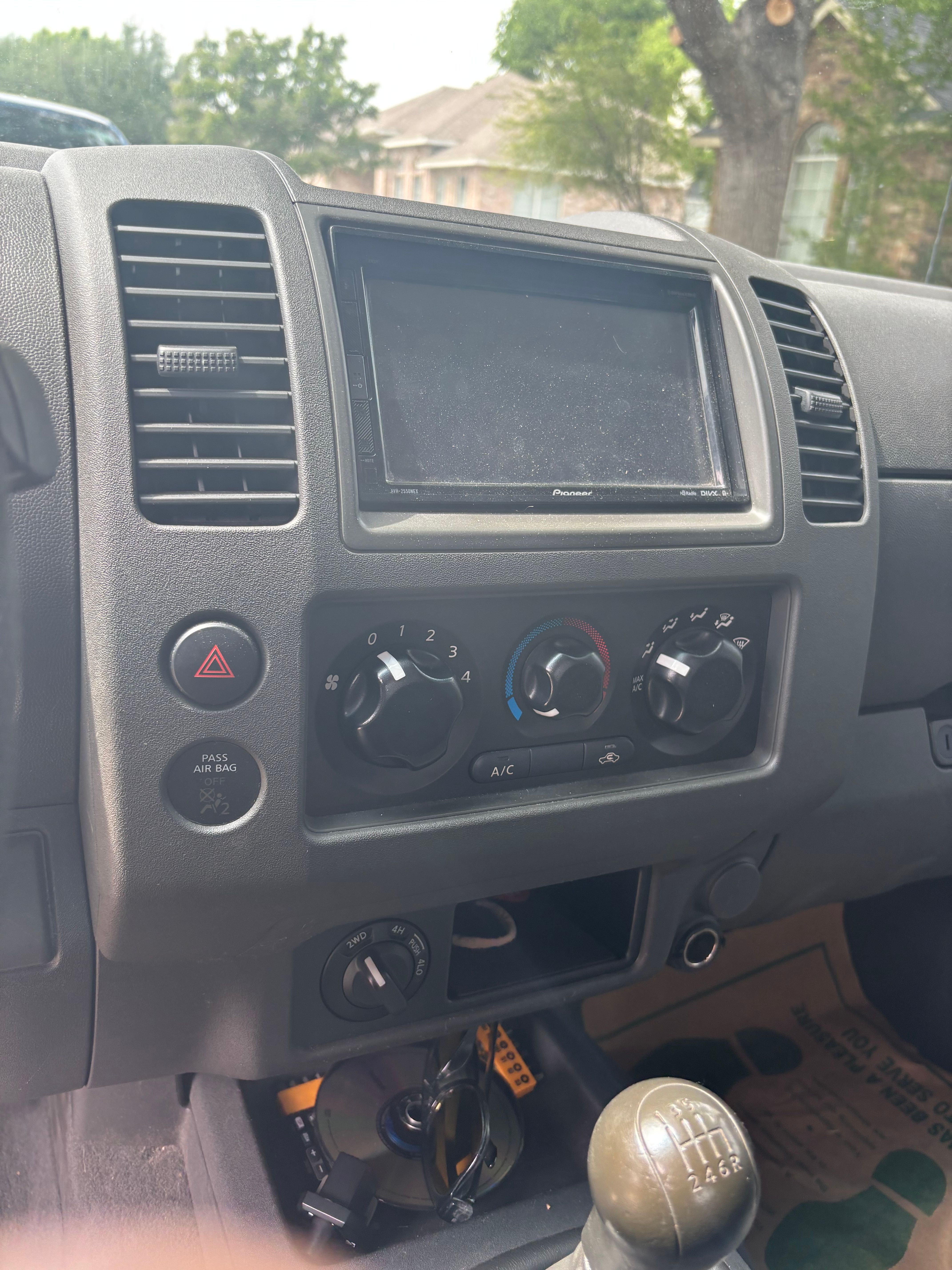 Used 2008 Nissan Frontier SE w/ SE Value Truck Pkg AWD/4WD image 6