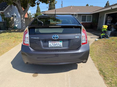 Used 2013 Toyota Prius Four FWD image 4