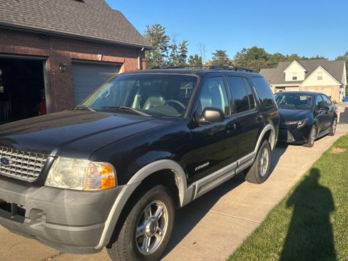 Used 2002 Ford Explorer XLT image 8