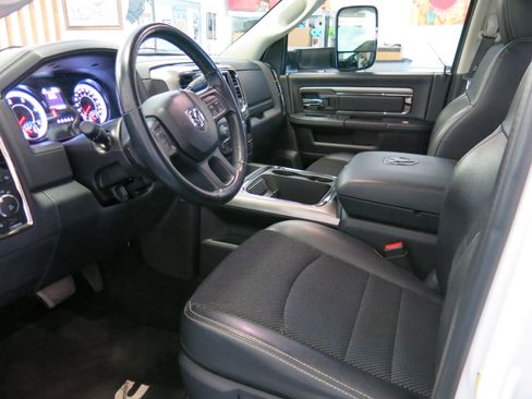 Used 2018 RAM 2500 Big Horn w/ Sport Appearance Group AWD/4WD image 4