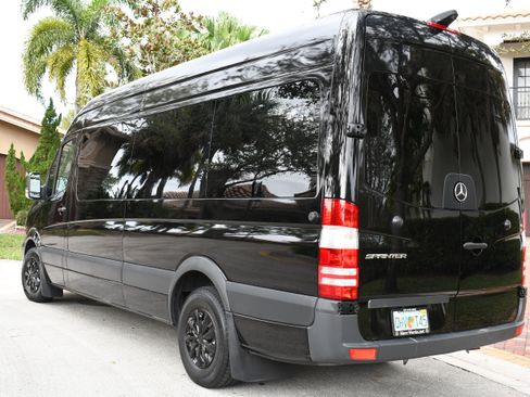 Used 2018 Mercedes-Benz Sprinter 3500 image 5