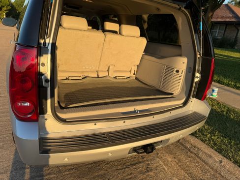 Used 2013 GMC Yukon XL SLT RWD image 12