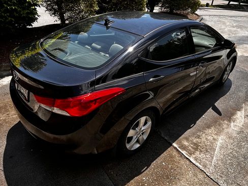 Used 2013 Hyundai Elantra GLS w/ Preferred Pkg FWD image 8