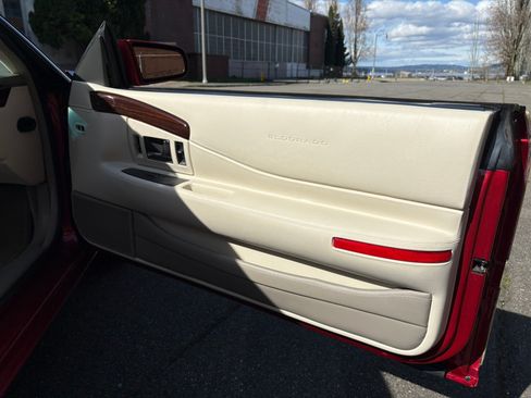 Used 2002 Cadillac Eldorado Touring w/ Preffered Equipment Group image 17