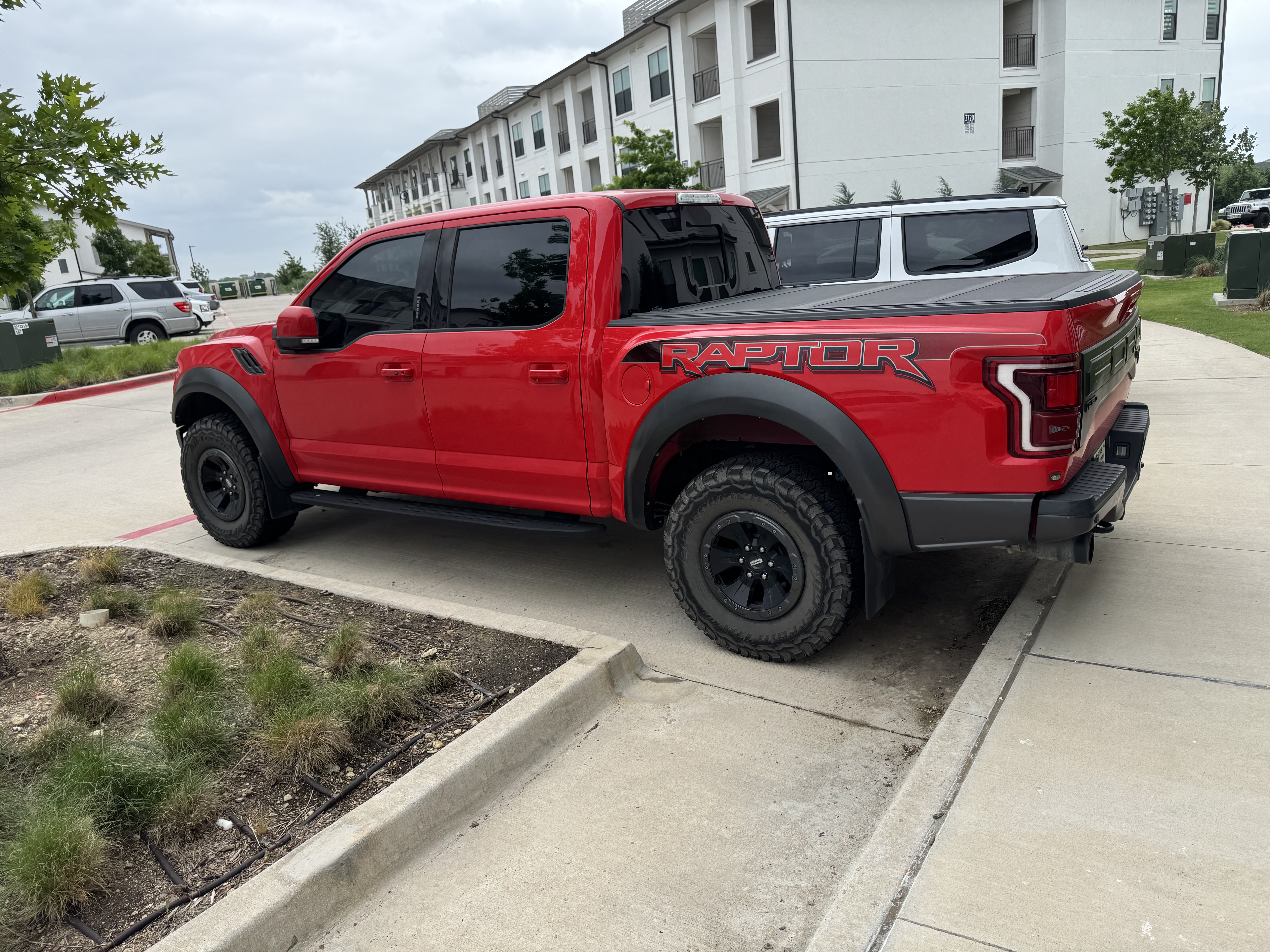 Used 2018 Ford F150 Raptor w/ Equipment Group 802A Luxury AWD/4WD image 5