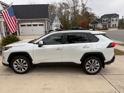 Used 2025 Toyota RAV4 Limited image 2