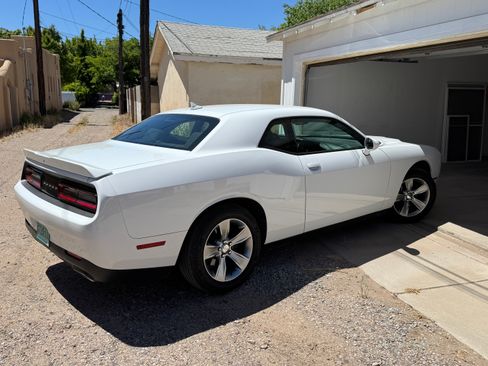 Used 2019 Dodge Challenger SXT RWD image 8