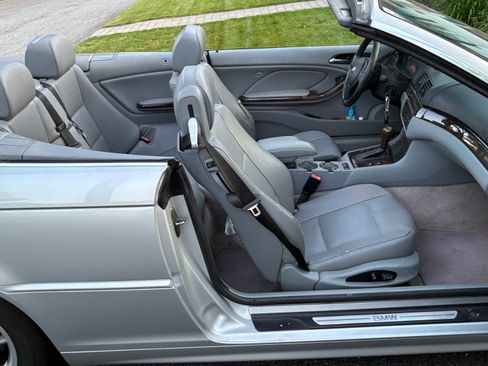 Used 2004 BMW 325Ci Convertible RWD image 8