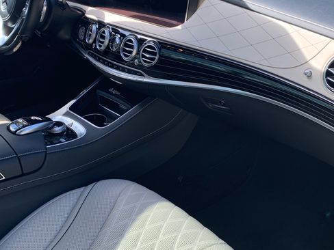 Used 2019 Mercedes-Benz S 560 4MATIC Sedan image 6