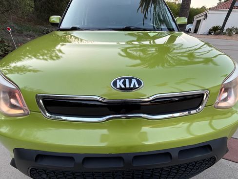 Used 2015 Kia Soul + FWD image 11