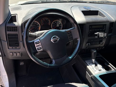 Used 2011 Nissan Titan SV w/ SV Value Truck Pkg AWD/4WD image 15