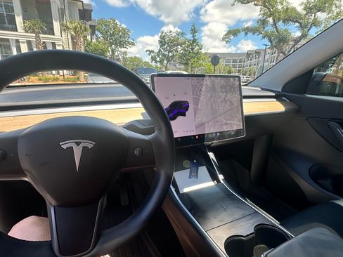 Used 2020 Tesla Model Y Long Range AWD/4WD image 12